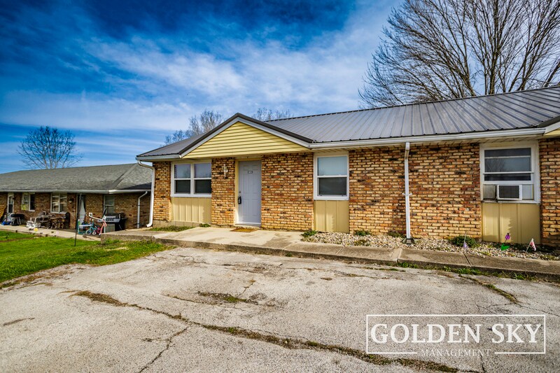 Primary Photo - 6314 E Piccadilly Rd
