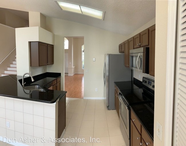 Building Photo - 3 br, 2.5 bath House - 13902 Huntwick Drive