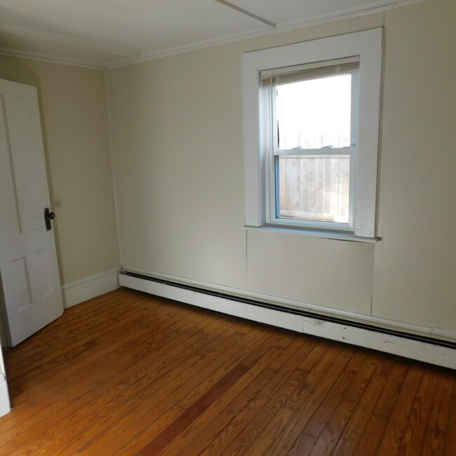51 Western Ave, Waterville, ME 04901 Room for Rent in Waterville, ME