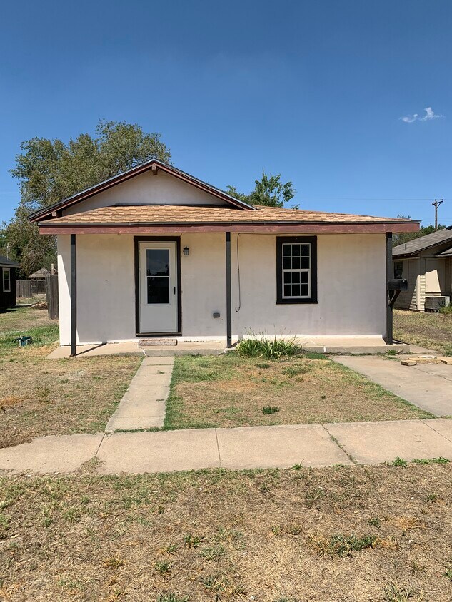2009 7th Ave, Canyon, TX 79015 House for Rent in Canyon, TX