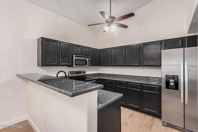 Building Photo - 917 N Blackbird Dr
