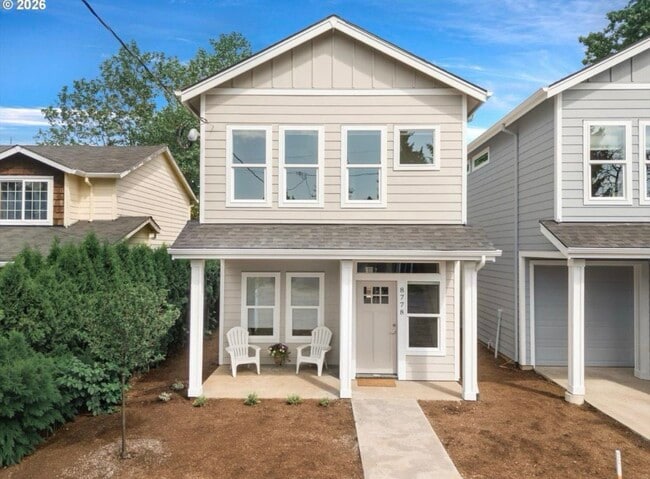 Building Photo - BRAND NEW LUXURY