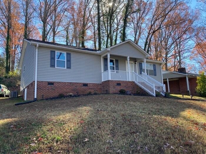 Primary Photo - Charming 3 Bedroom Ranch Style Home