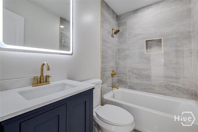 Foto del edificio - 2110 E 56th St