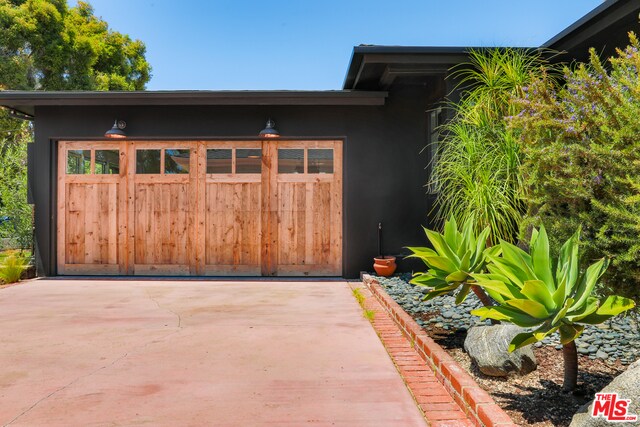 Building Photo - 3216 Rosewood Ave