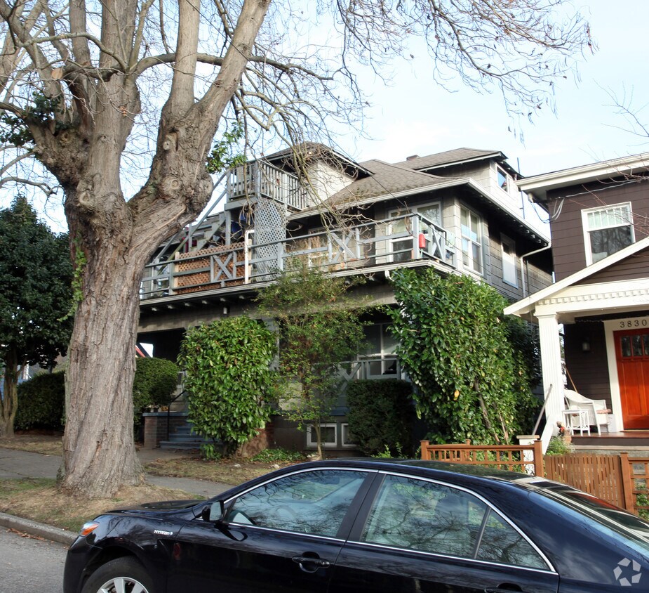 Foto del edificio - Eastern Apartments