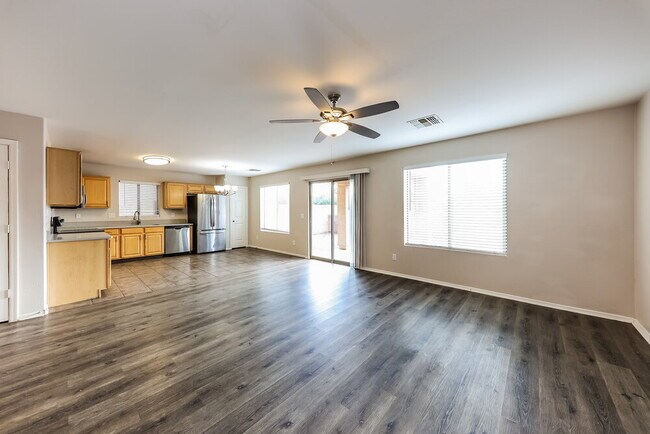 Foto del edificio - 13023 W Lawrence Rd