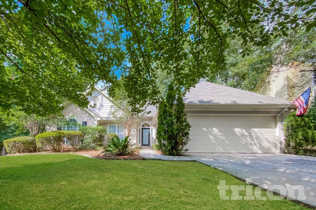 Building Photo - 555 Horseshoe Cir