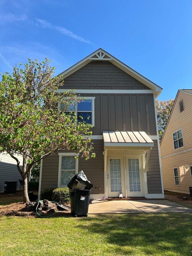 Foto del edificio - Awesome Townhome off Milledge - Close to 5...