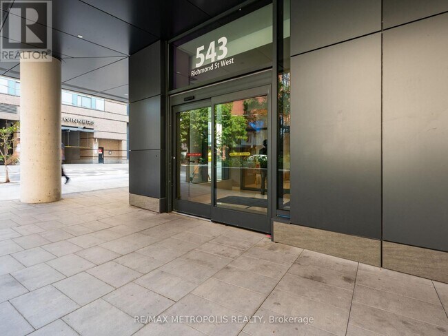 Photo du bâtiment - 543-543 Richmond St W