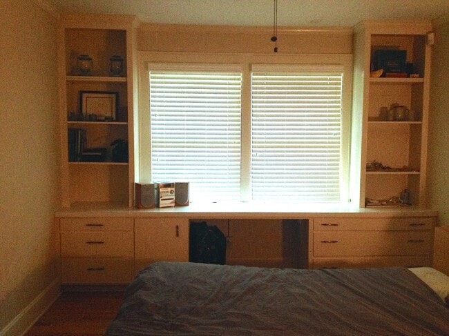 Foto del edificio - 2171 College St