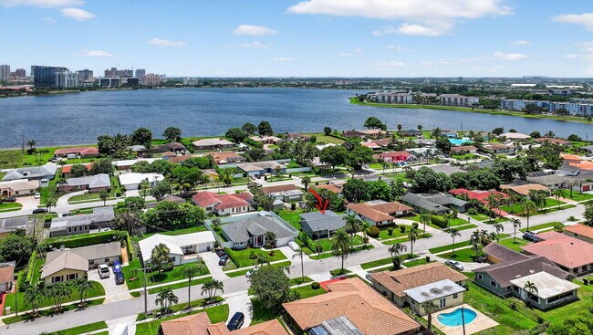 Foto del edificio - 600 S Mangonia Cir