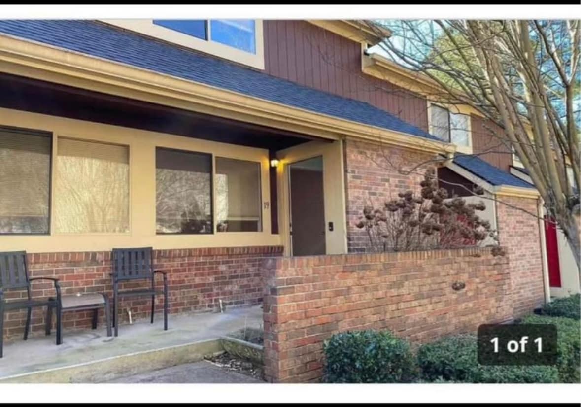 Primary Photo - 19 Country Place Ct