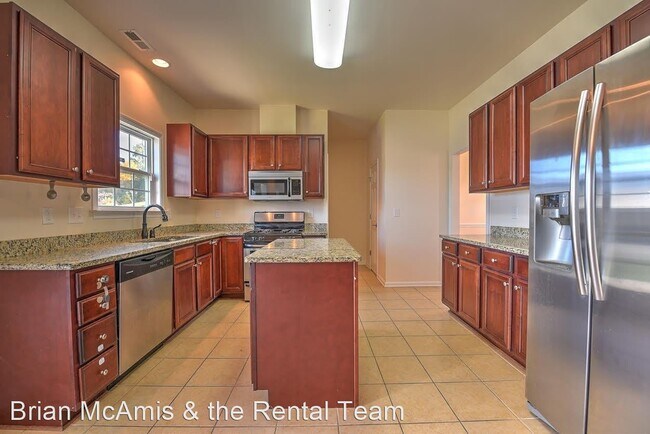 Building Photo - 3 br, 2.5 bath House - 826 Hackney Rd.
