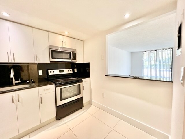 Foto del edificio - 16950 W Dixie Hwy