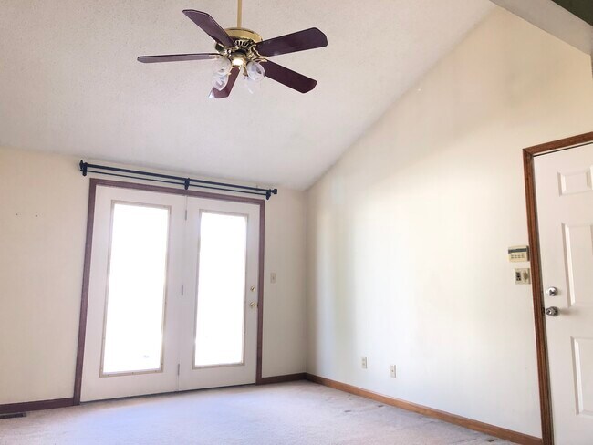 Foto del edificio - 4615 Chestnut Ridge Rd