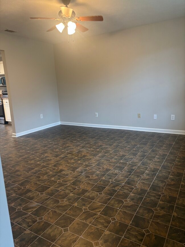 Building Photo - 5053 Reynolds Way