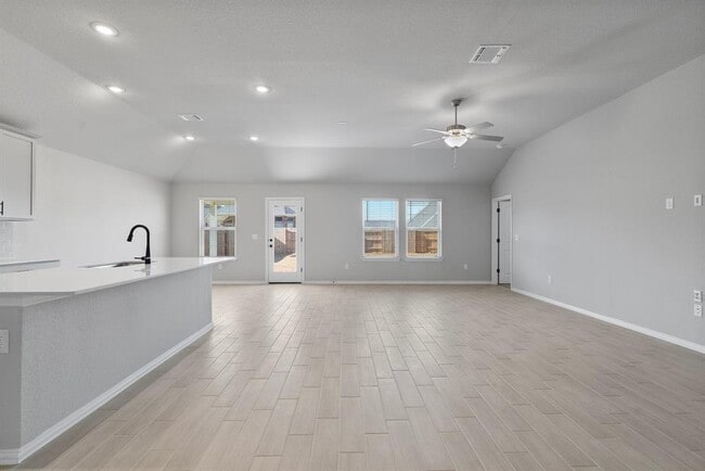 Foto del edificio - 145 Hackberry Ln