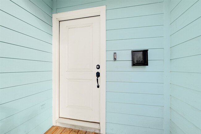 Foto del edificio - 1405 E 33rd St