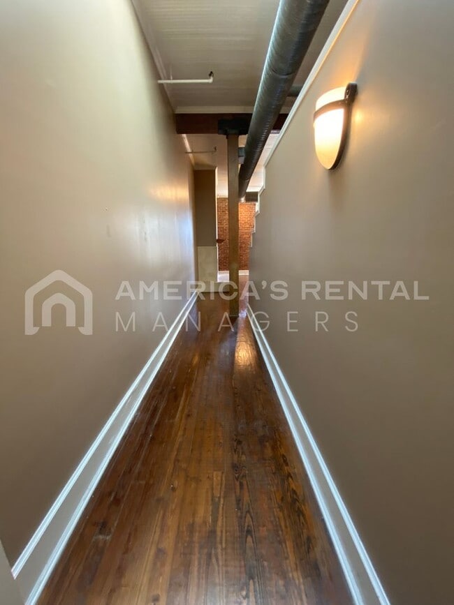 Building Photo - Terrific Condo Available for Rent in Birmi...