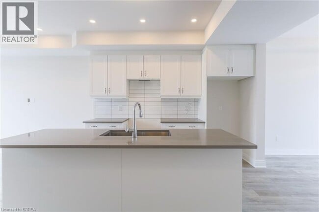 Photo du bâtiment - 2 Willow St