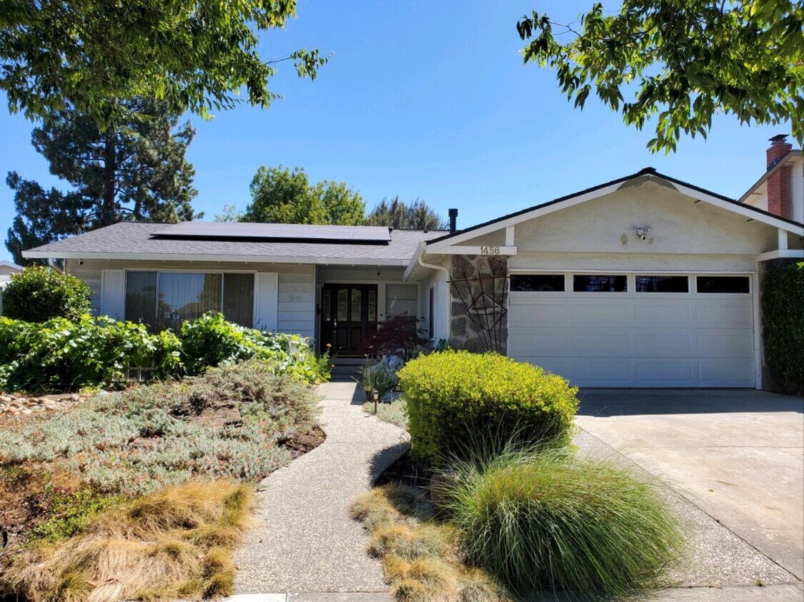 Foto principal - 1456 Sierraville Ave