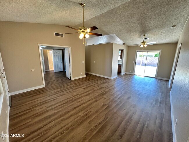 Foto del edificio - 6361 W Onyx Ave