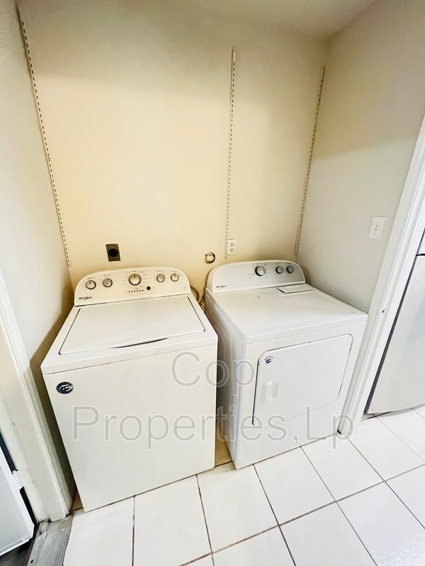 Foto del edificio - 6319 Waddesdon Wood