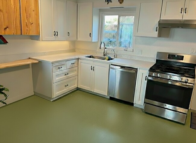 Foto del edificio - 7830 Shevlin Pl