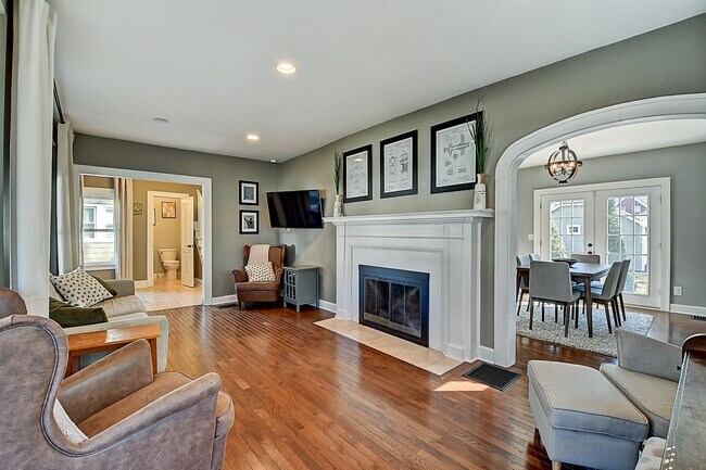 Building Photo - 4559 Carrollton Ave