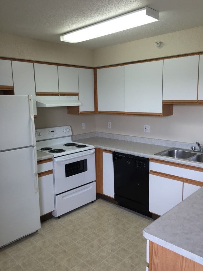 Building Photo - Miller Avenue Estates