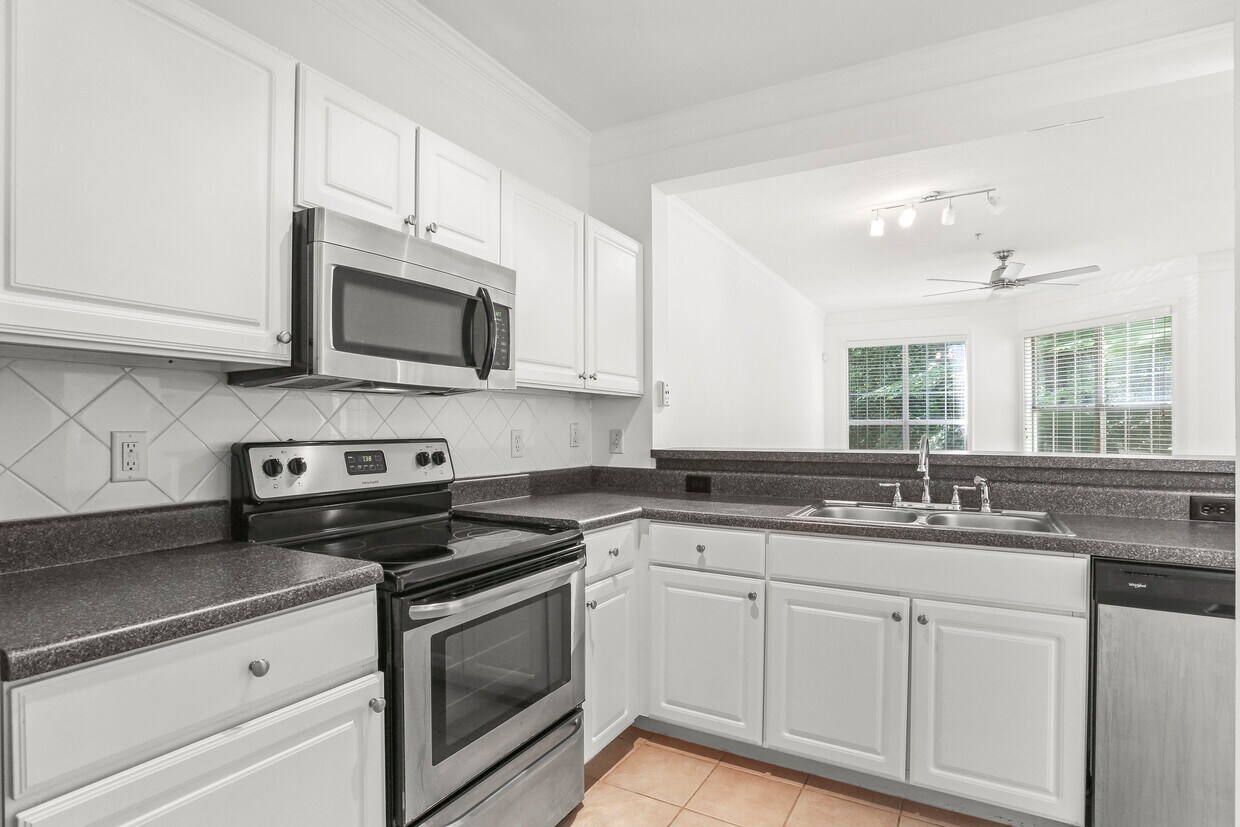 Primary Photo - 4108 Westchester Ridge NE, Atlanta, GA 30329