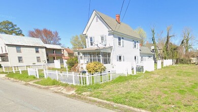 Building Photo - 408 Dobbs St