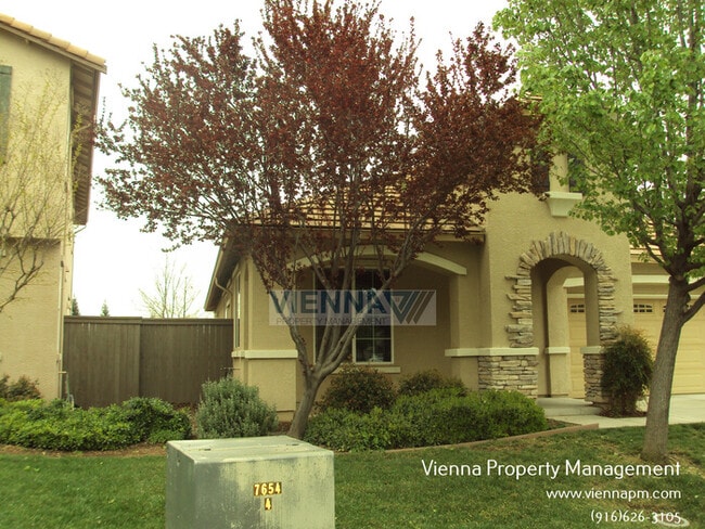 Foto del edificio - Cute 2 Bedroom Home in Gated Community