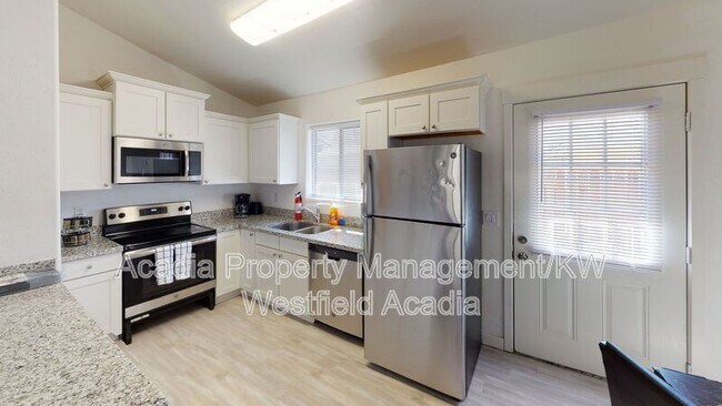 Foto del edificio - 561 N 10th Pl