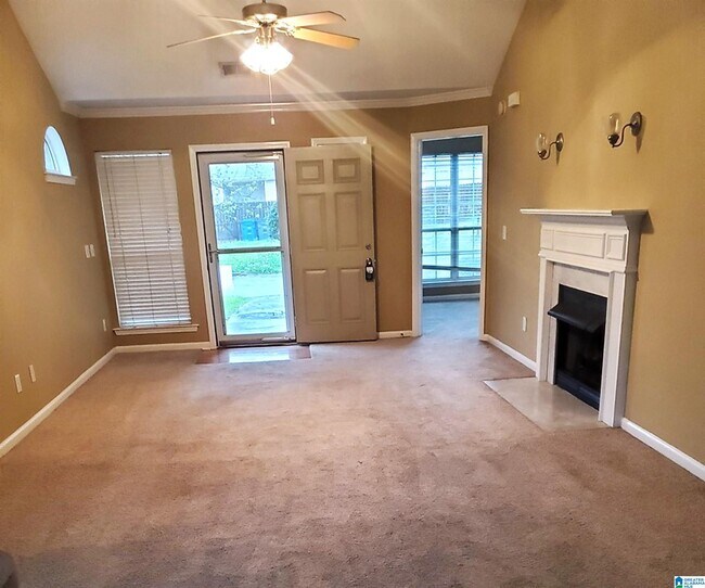 Foto del edificio - 356 Rocky Ridge Cir