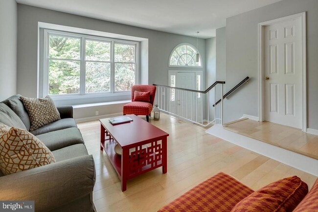 Building Photo - 1353 Templeton Pl