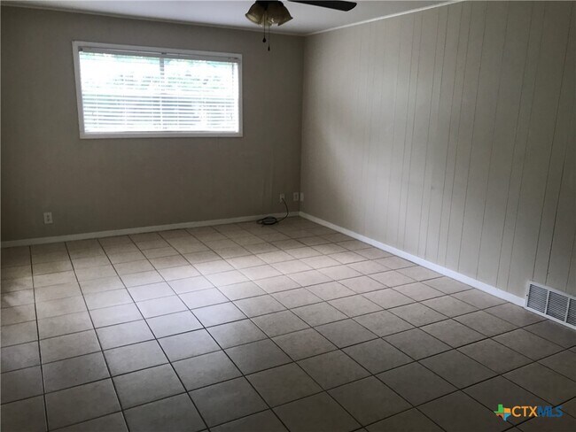Building Photo - 3801 Lancelot Ln