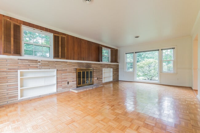 Foto del edificio - 9702 Bellevue Dr