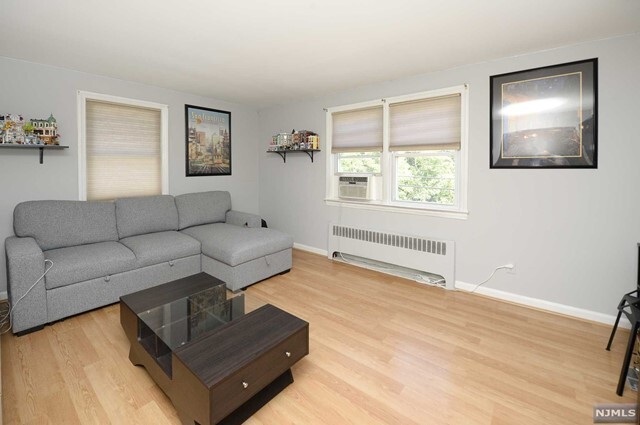 Primary Photo - 15 St Marys Pl