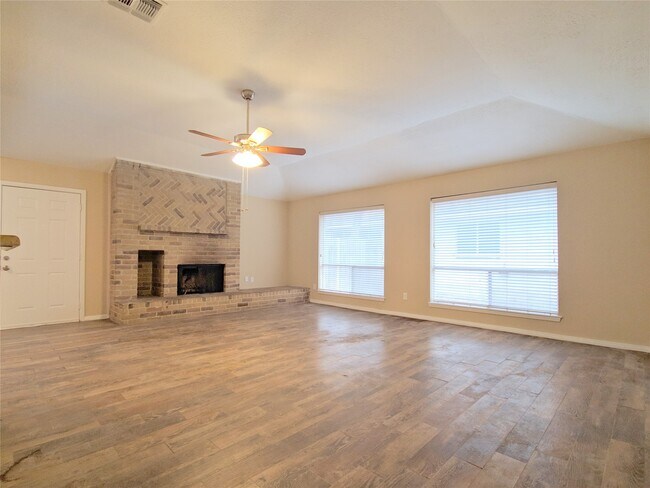 Foto del edificio - 4410 Dawn Creek Ln