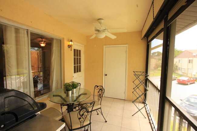 Foto del edificio - 304  Pine Ridge Circle D-2