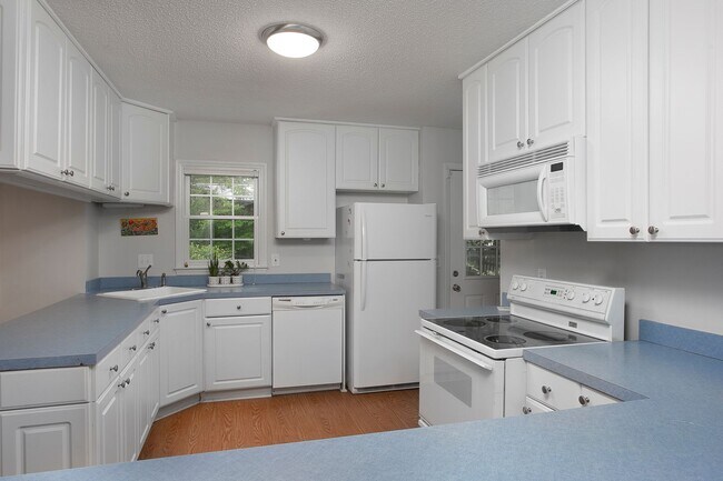 Foto del edificio - Beautiful 3 bedroom, 2 bath home in Hope Valley available 2/15!