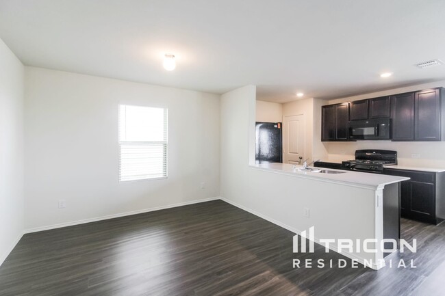 Foto del edificio - 5697 McClelland St