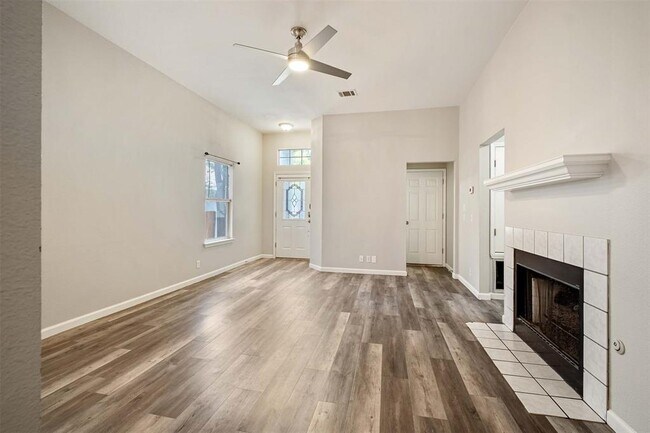 Foto del edificio - 21216 Derby Day Ave
