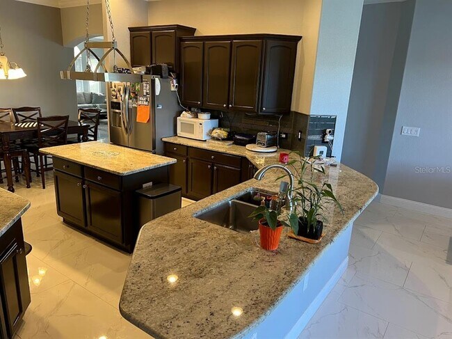 Foto del edificio - 20417 Walnut Grove Ln