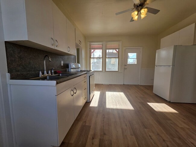 Foto del edificio - 1816 Wollmer St