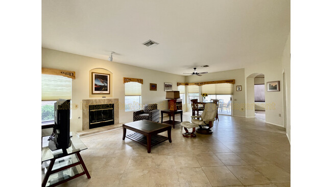 Foto del edificio - 4410 S Golf Estates Dr