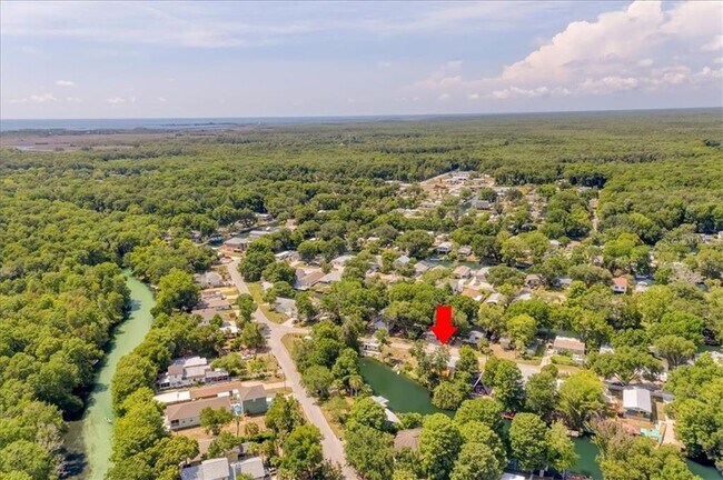 Foto del edificio - 6300 Theodan St