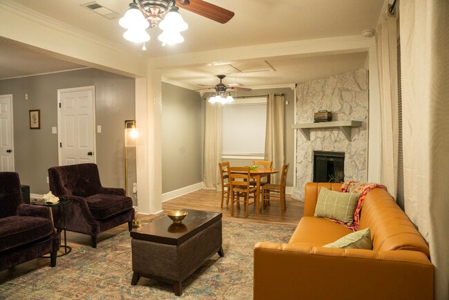Building Photo - 7903 Mustang Dr
